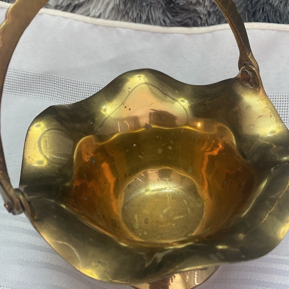 Vintage Brass Handle Basket - Picture 12 of 16